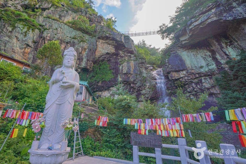 구절산 폭포암